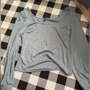 Crop top shell shoulder scoop shirt. Worn once